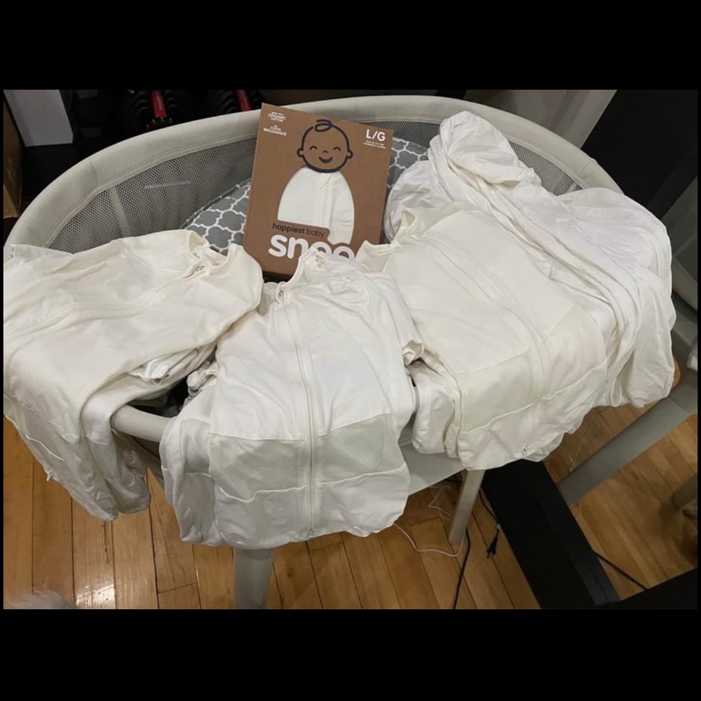 Snoo sacks and a sheet